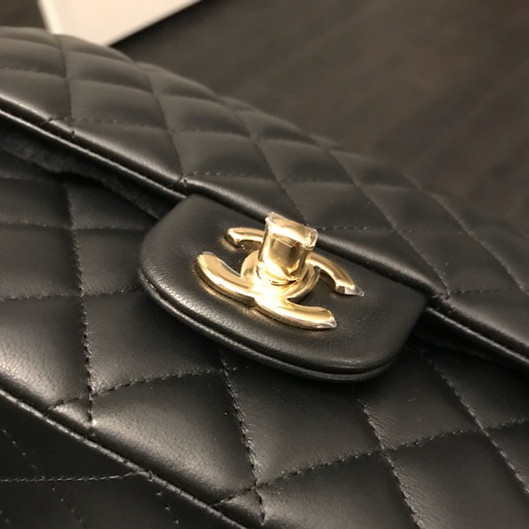 Chanel Classic Medium Double Flap Bag in Lambskin - Picture 2 of 8